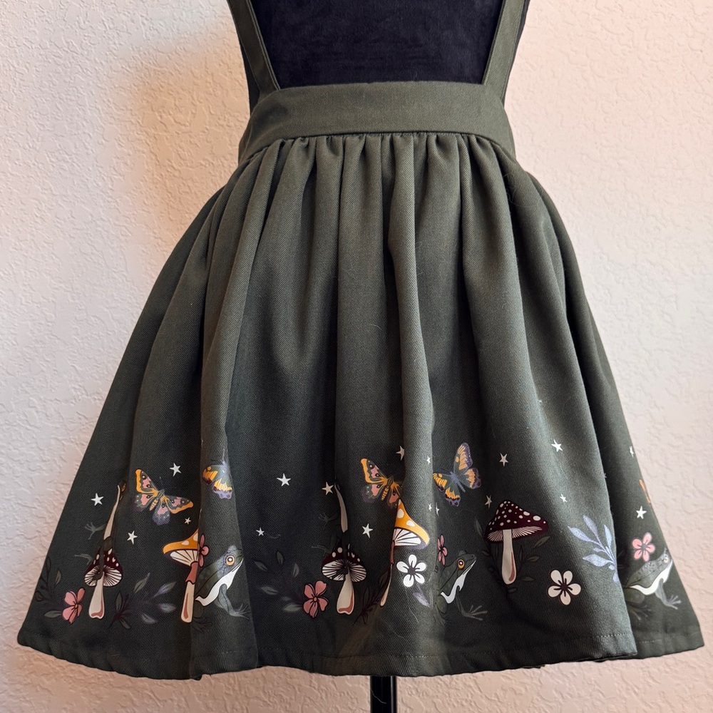 Hot Topic Olive Skirt with Nature Print NWT